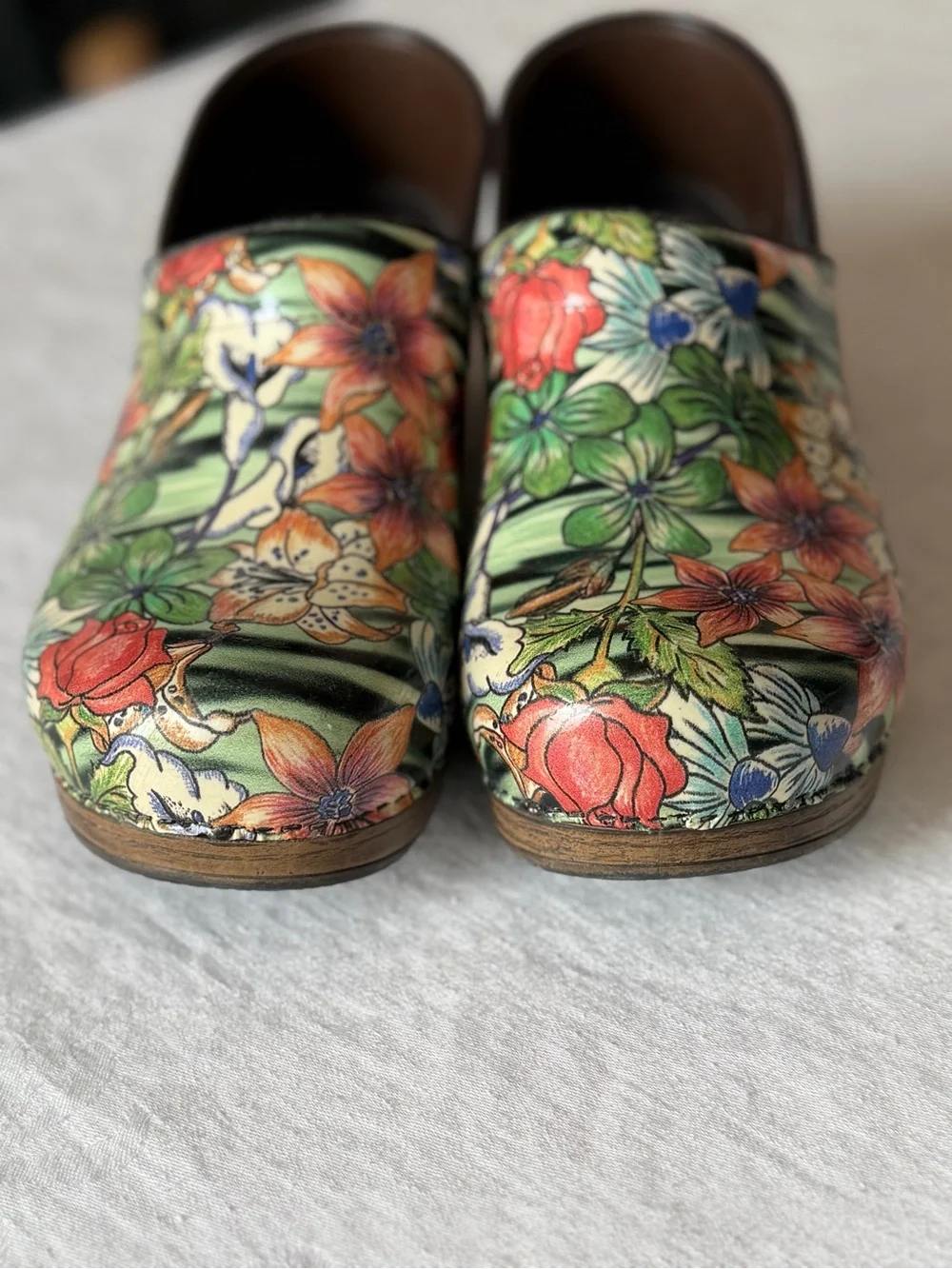 Dansko Spring Time Floral Patent Multi Colour Clogs Size 40 (US 9) - Picture 2 of 11